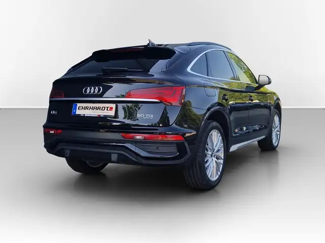 Audi Q5 view 6