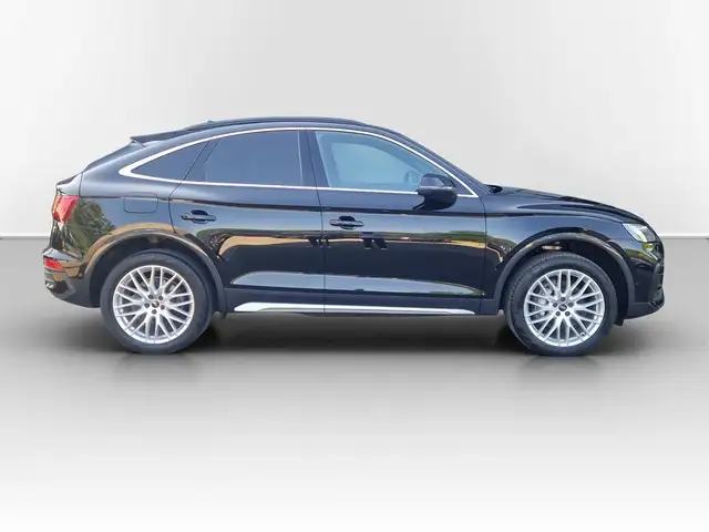 Audi Q5 view 5
