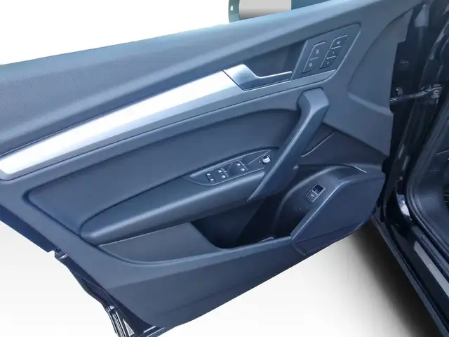 Audi Q5 view 15
