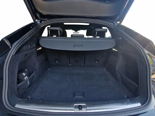 Audi Q5 view 11