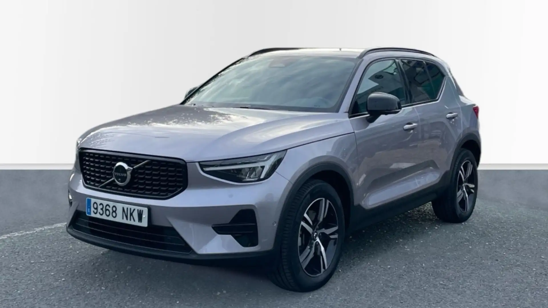 Volvo XC40 2.0 B3 MHEV PLUS DARK DCT 5P - 1