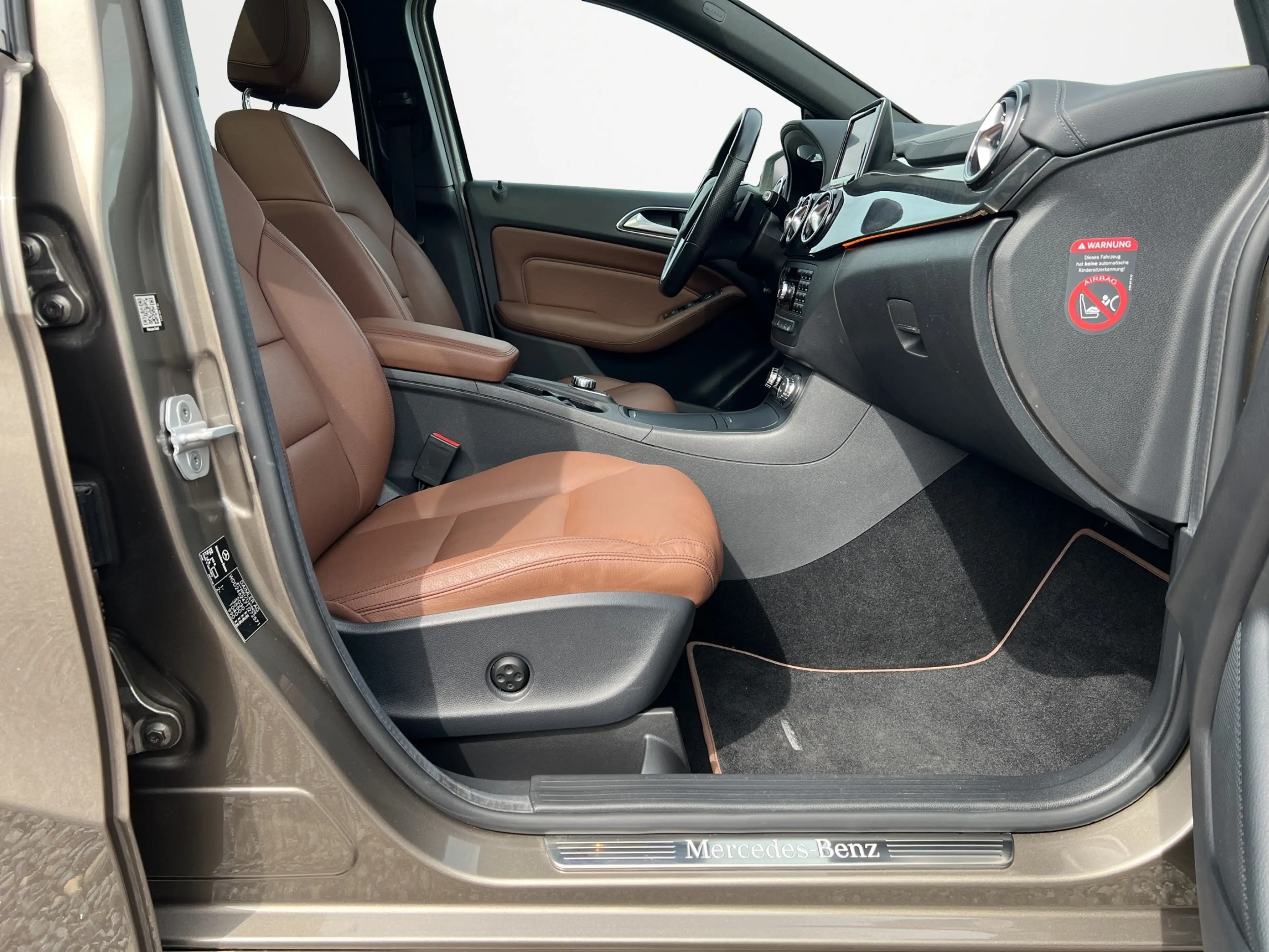 Mercedes-Benz B 220 B 220 4M BlueEfficiency Sports Tourer — photo 9