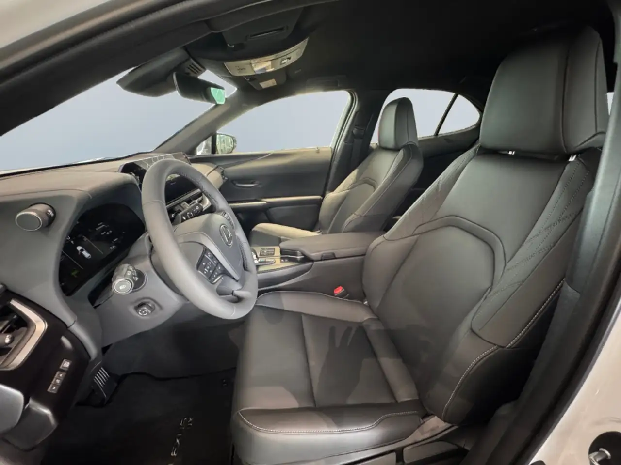 Lexus UX 300h F-SPORT Design 2,0 Automatik /Navi 12,3'' /RF Cam 10