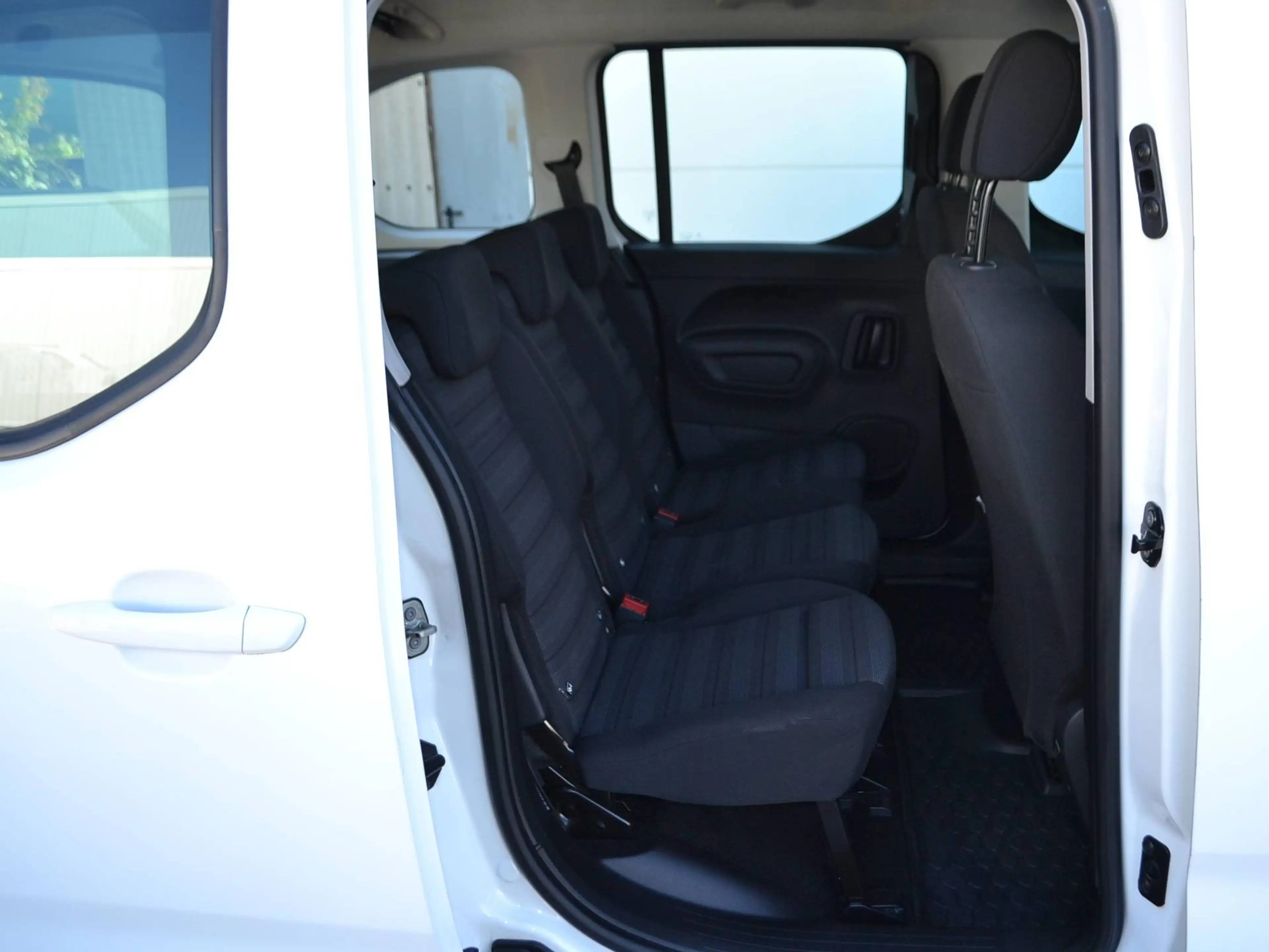 Opel Combo Life Combo Life 1.5 Diesel 75kW S/S Edition L1 — photo 5