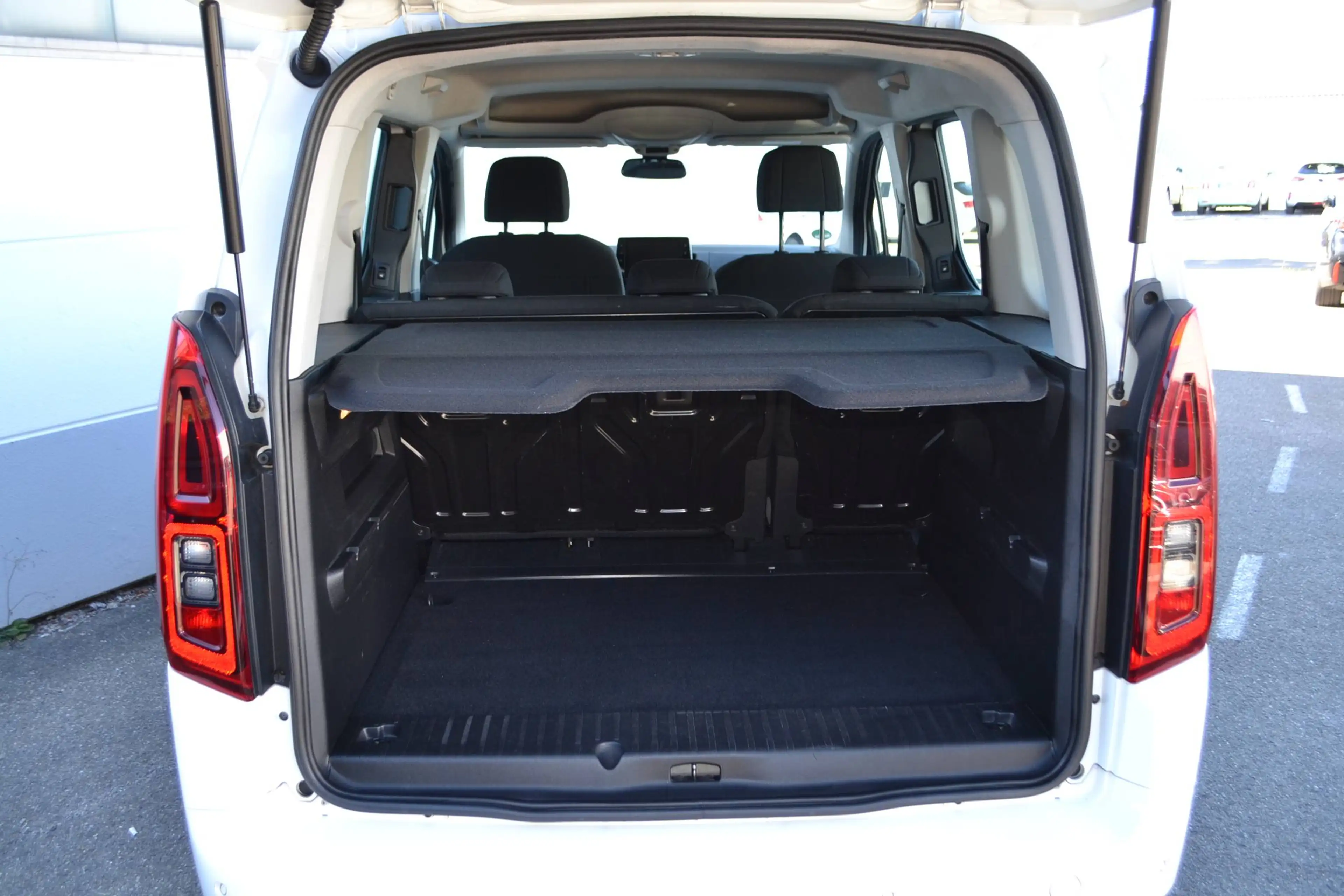 Opel Combo Life Combo Life 1.5 Diesel 75kW S/S Edition L1 — photo 11