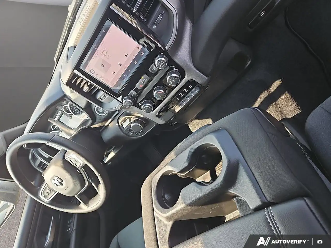 RAM 1500 снимка RAM 1500