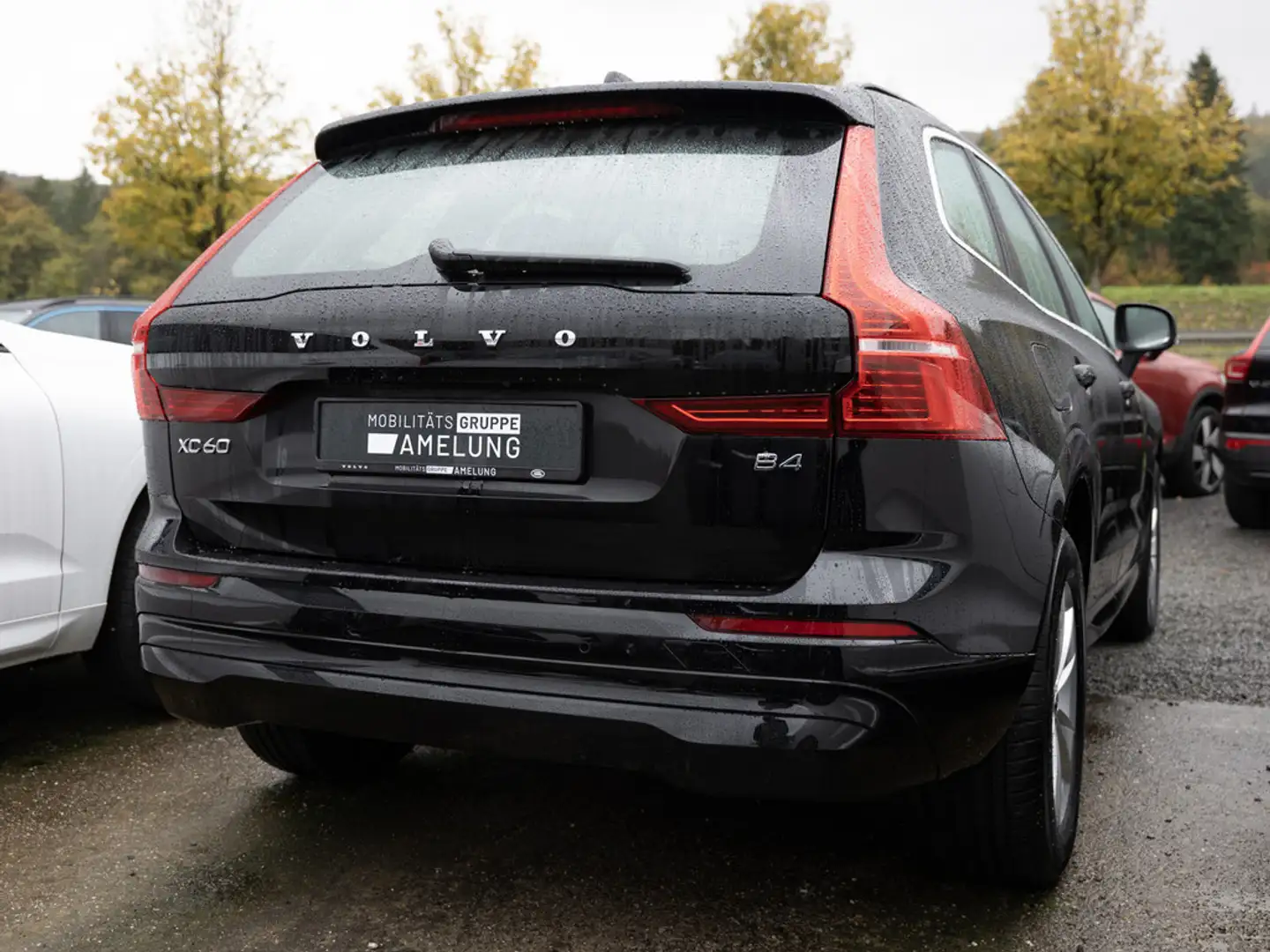 Volvo XC60 B4 Core KLIMA PDC KAMERA NAVI FACEL. LED Schwarz - 2