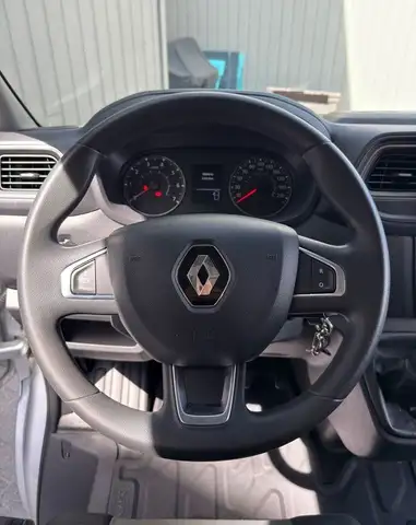 Renault Master view 14
