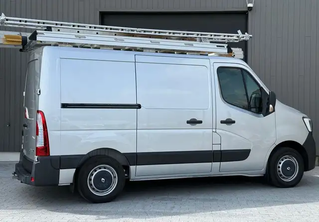 Renault Master view 2