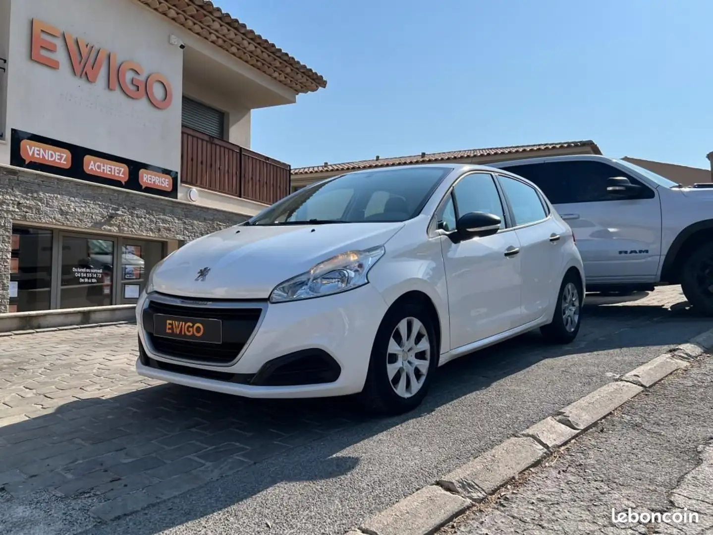 Peugeot 208 GENERATION-I 1.0 PURETECH 70 ACCESS SUIVI COMPLET Blanc - 1