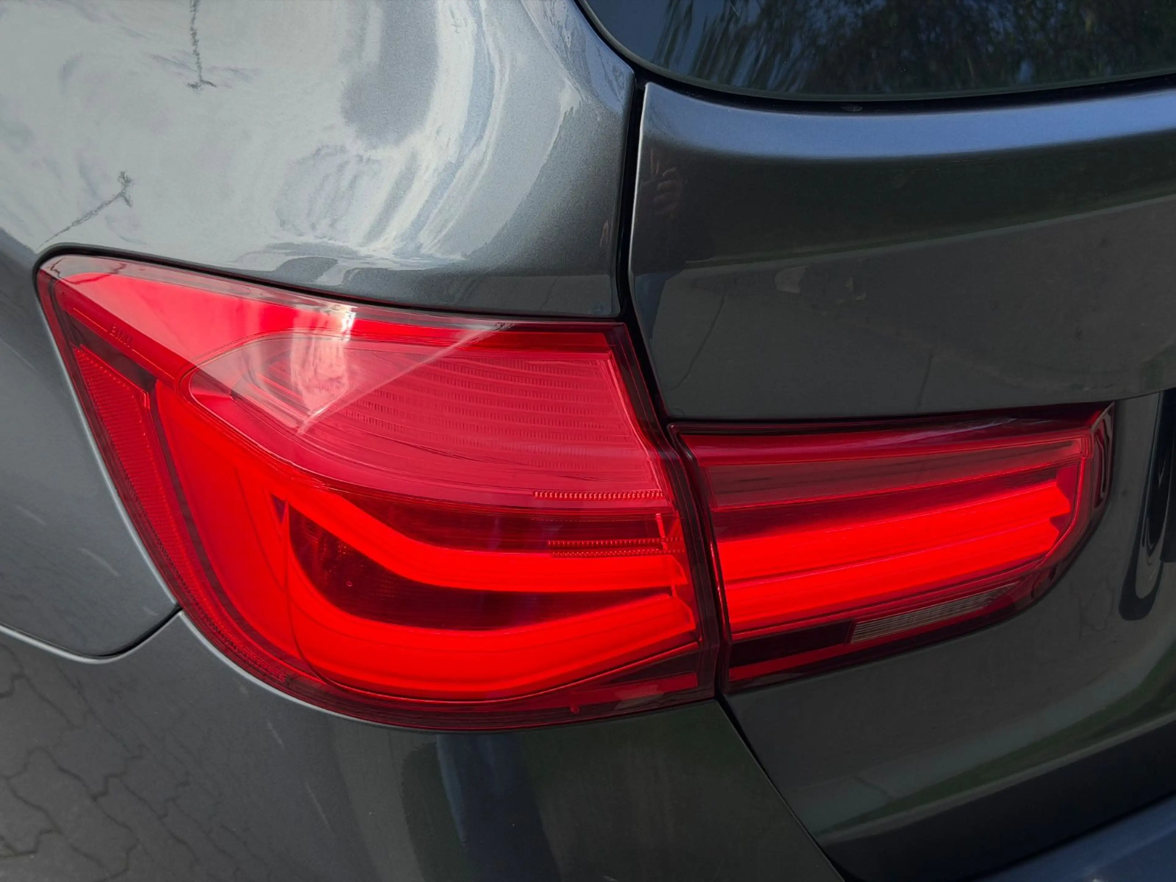 BMW 318 i Touring AUTOMATIK/LED/LEDER/1HAND/GEPFLEGT — photo 11