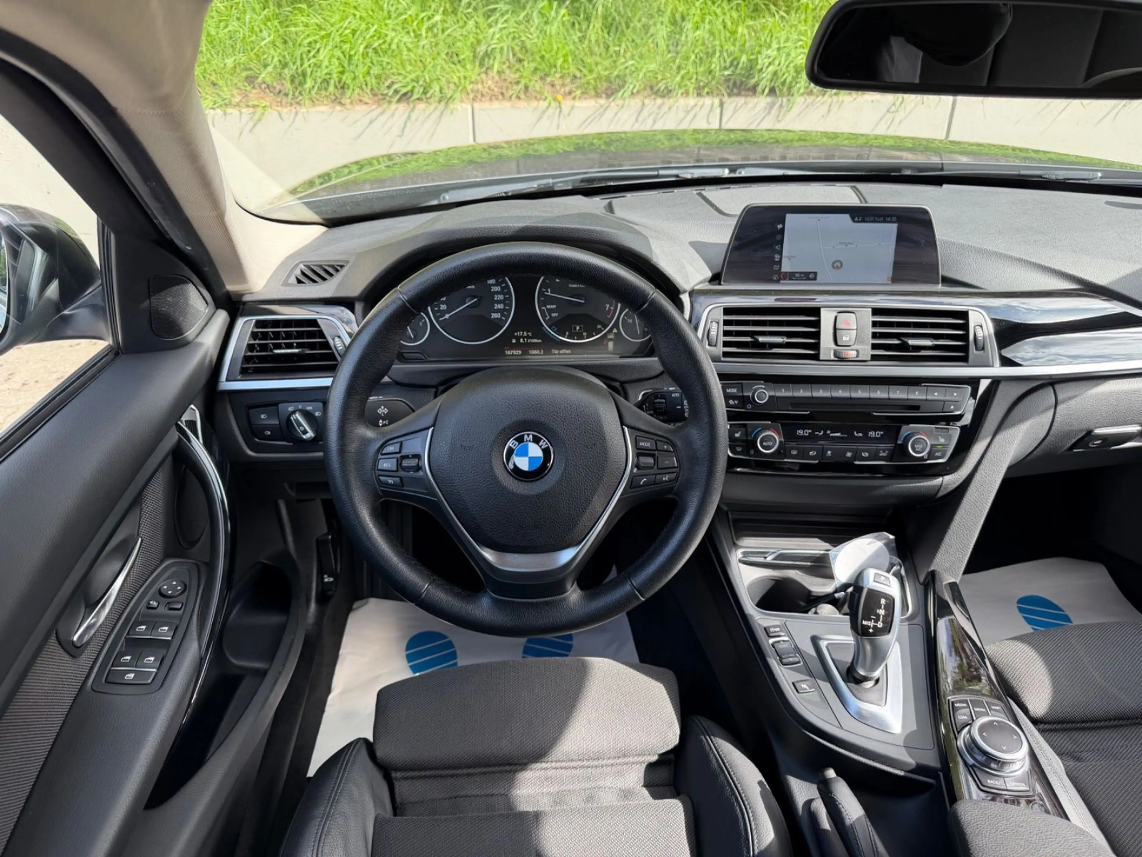 BMW 318 i Touring AUTOMATIK/LED/LEDER/1HAND/GEPFLEGT — photo 14
