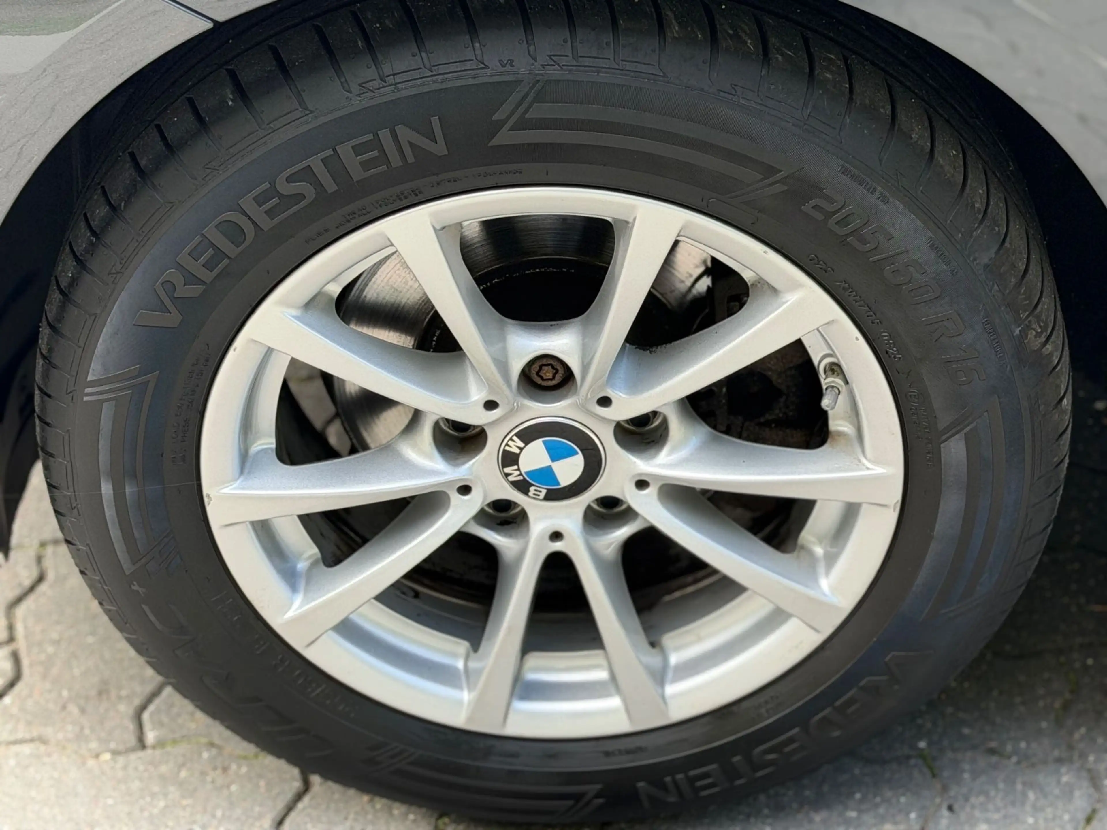 BMW 318 i Touring AUTOMATIK/LED/LEDER/1HAND/GEPFLEGT — photo 12