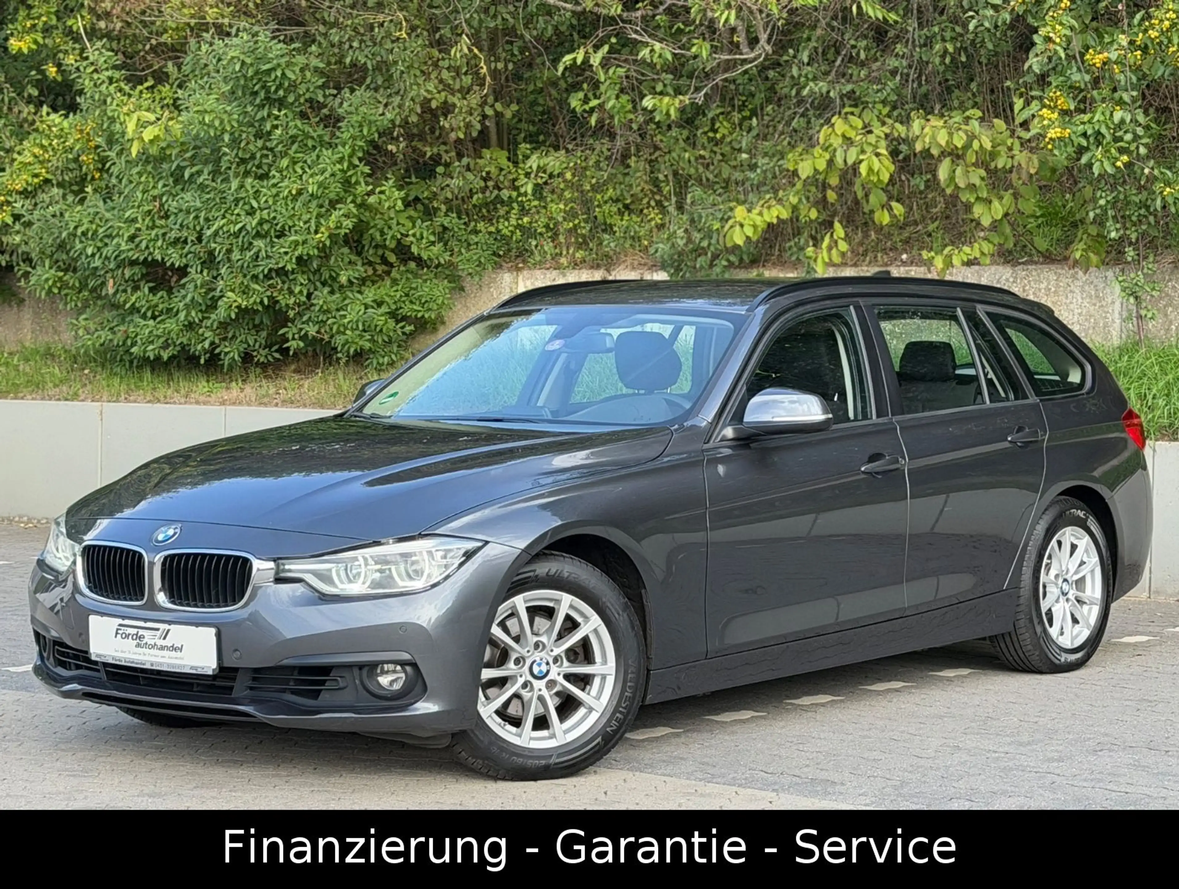 BMW 318 i Touring AUTOMATIK/LED/LEDER/1HAND/GEPFLEGT