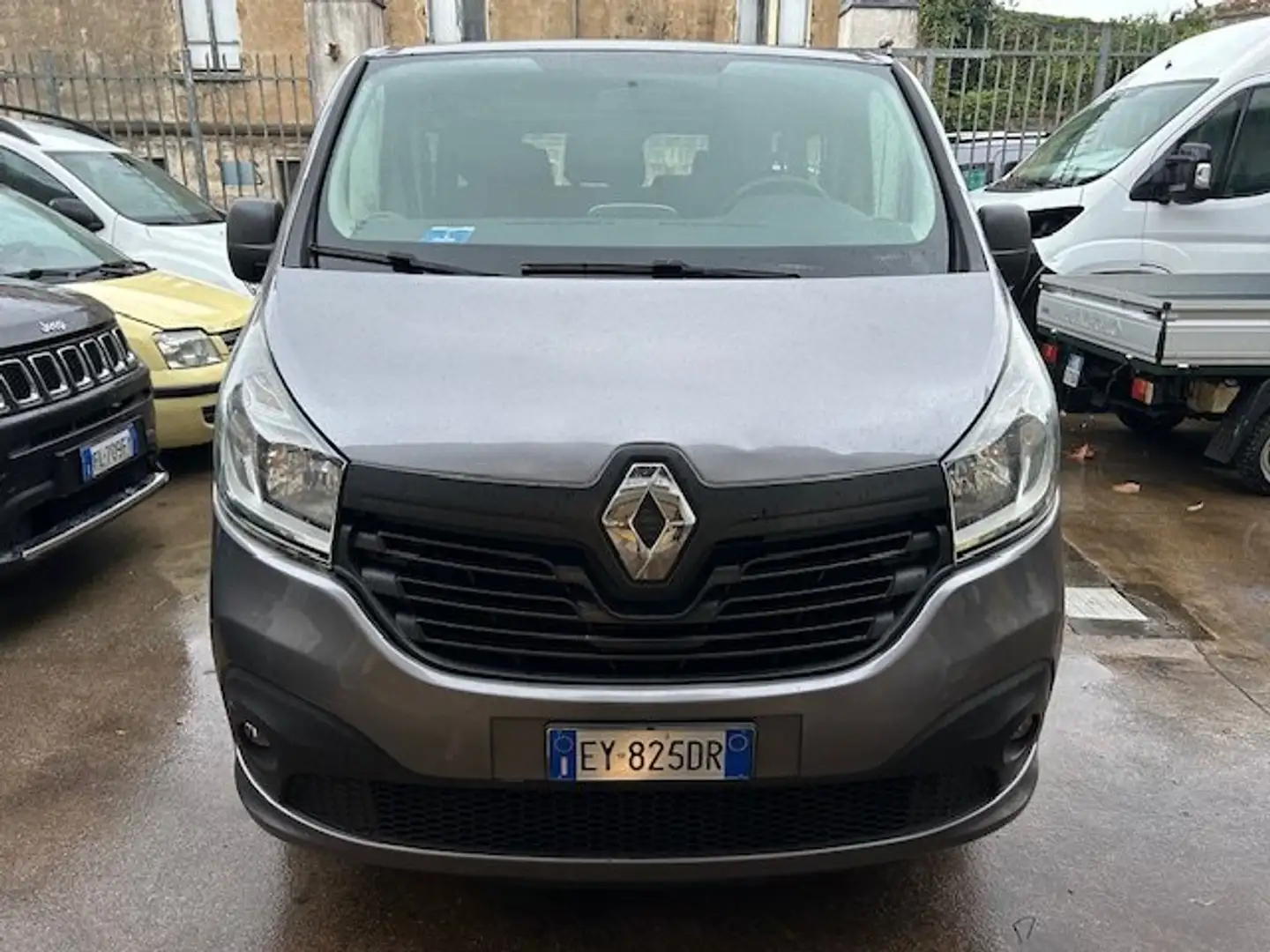 Renault Trafic 9 POSTI 1,6 120 CV NAVY PDC SOLO 10900 EURO Grigio - 2