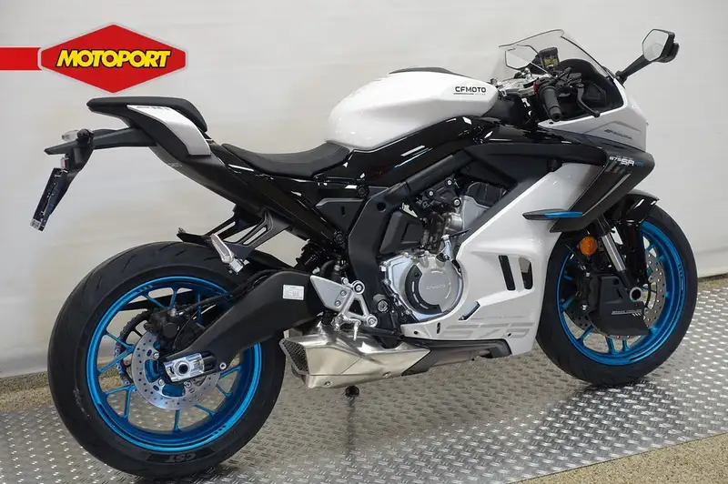 CFMOTO 675SR-R - foto 5