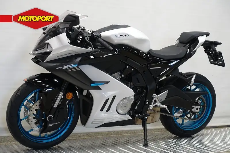 CFMOTO 675SR-R - foto 8
