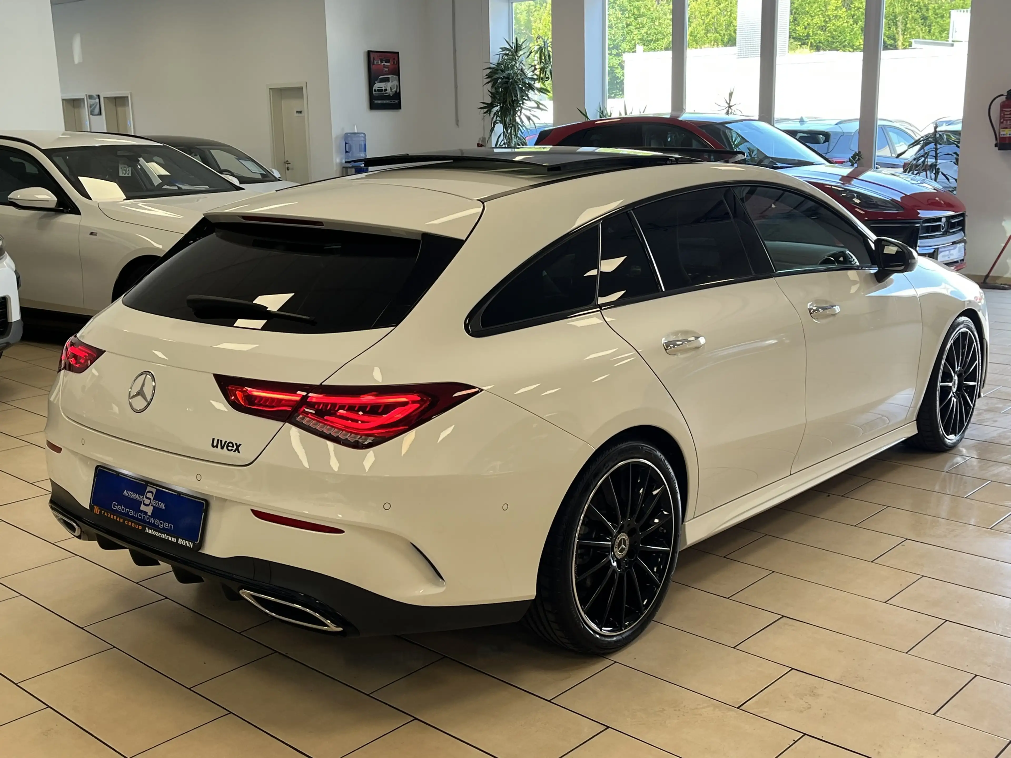 Mercedes-Benz CLA 220 Pano*AHK*HUD*360°Cam*ACC — photo 6