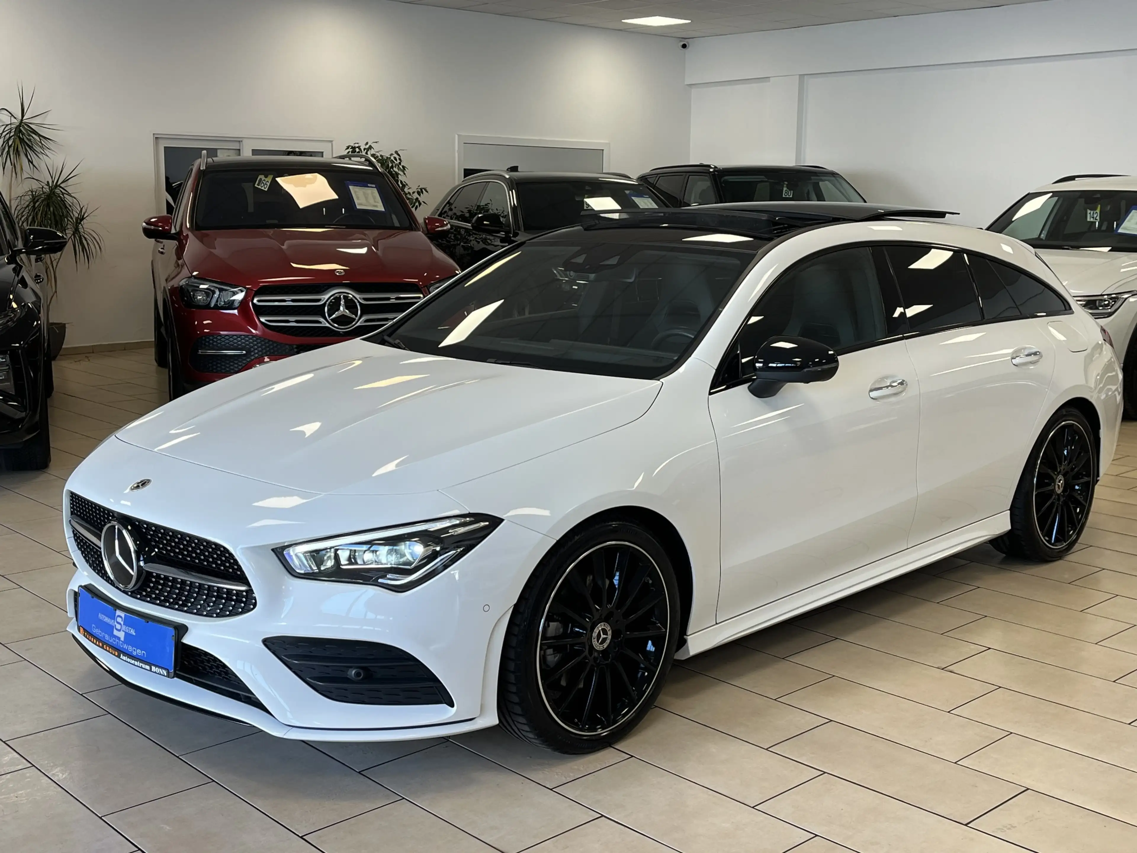 Mercedes-Benz CLA 220 Pano*AHK*HUD*360°Cam*ACC
