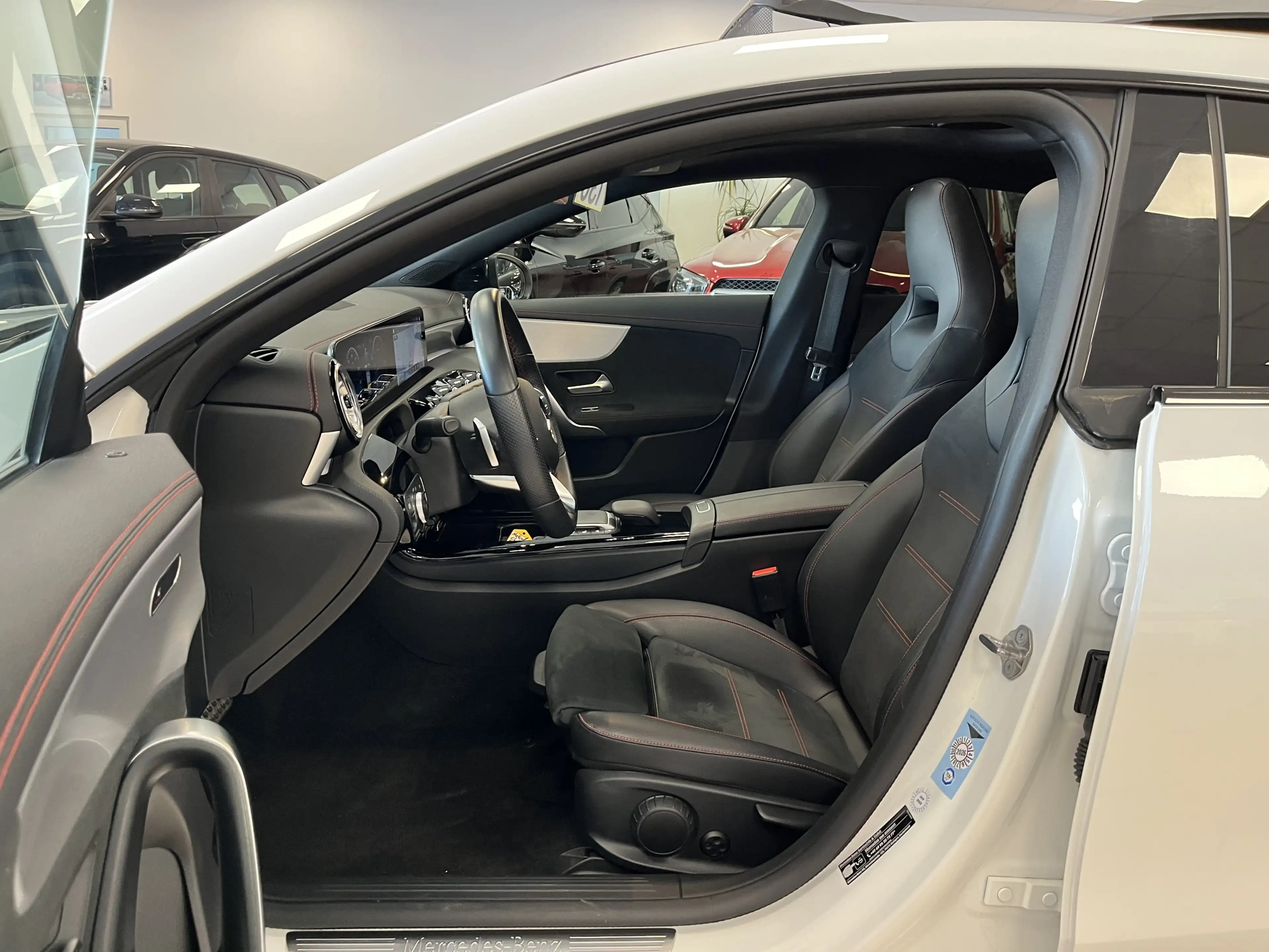Mercedes-Benz CLA 220 Pano*AHK*HUD*360°Cam*ACC — photo 13