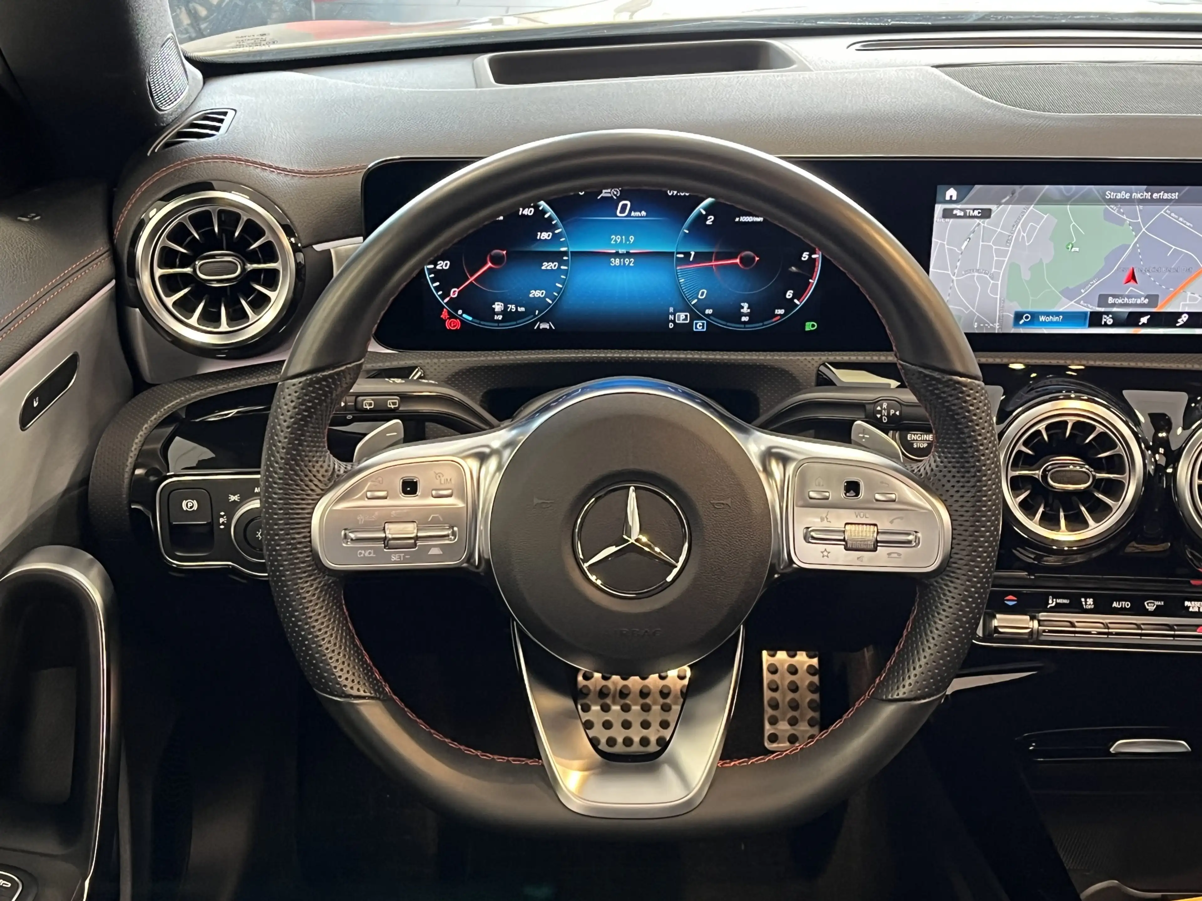 Mercedes-Benz CLA 220 Pano*AHK*HUD*360°Cam*ACC — photo 10