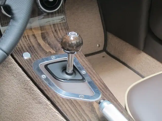 Morgan Plus 4 Plus Four  MY25 *Coffee Beige / Soft Dark Brown*