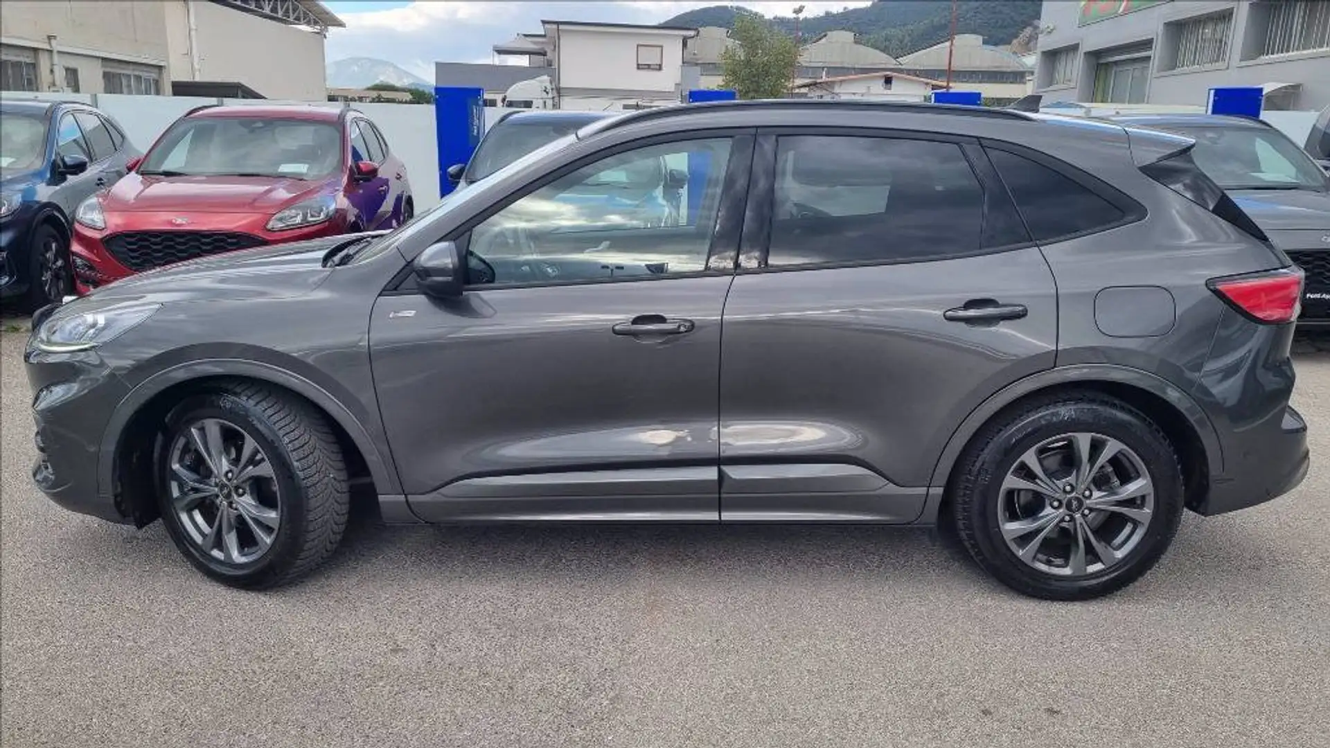 Ford Kuga 2.0 ecoblue st-line x 2wd 120cv auto Gris - 2