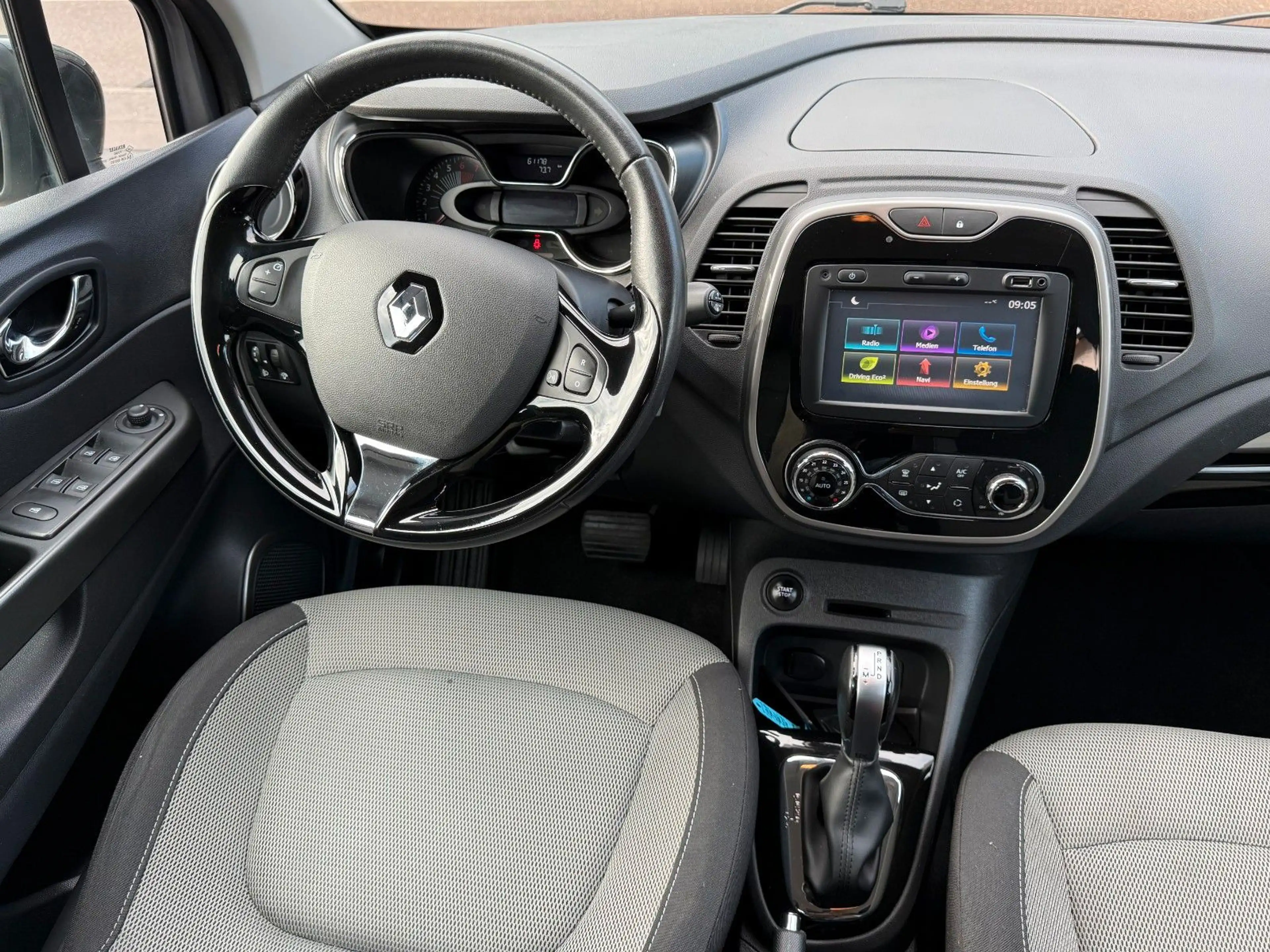 Renault Captur Experience/Automatik/Navi/Temp./PDC — photo 26
