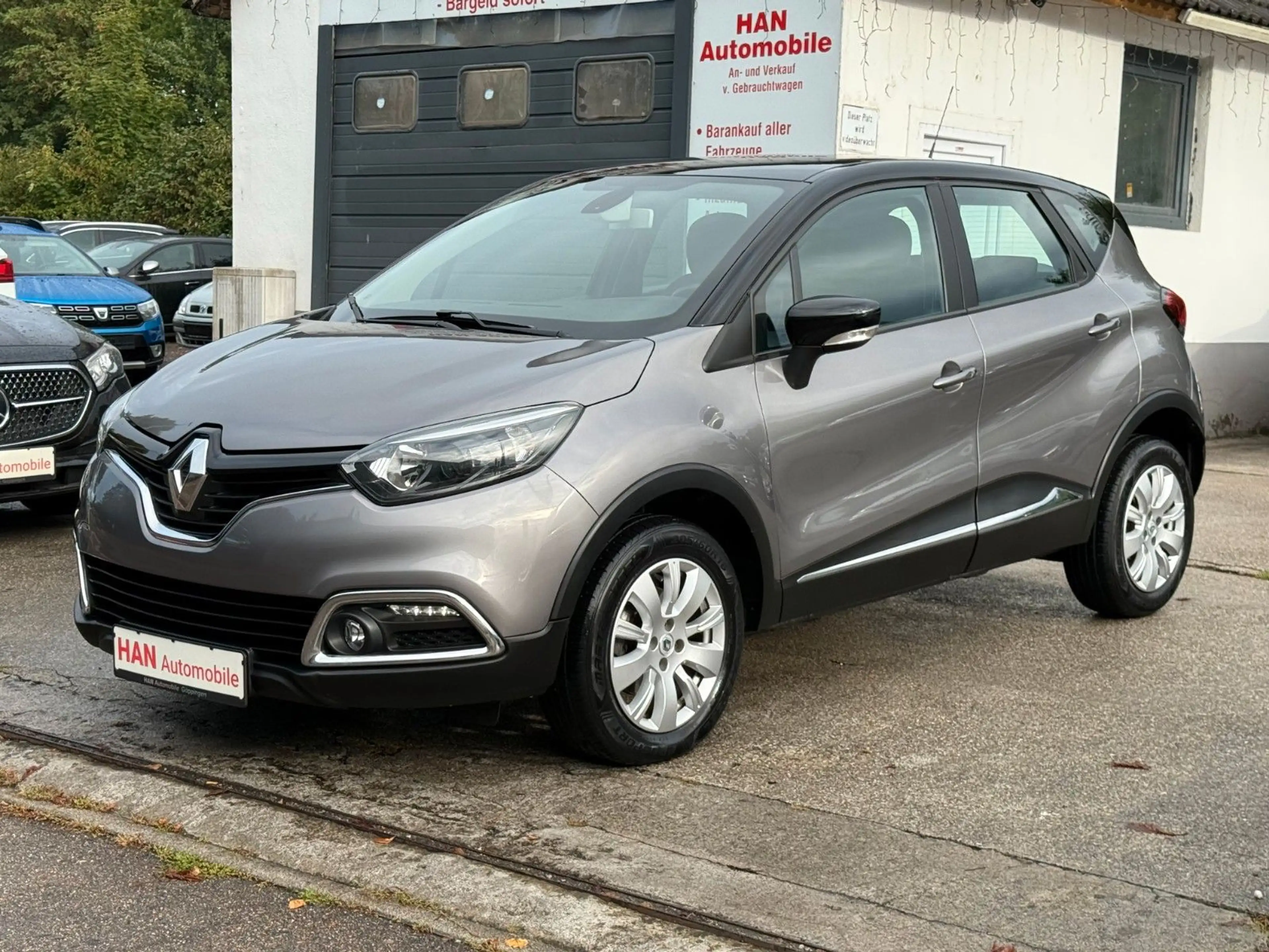 Renault Captur Experience/Automatik/Navi/Temp./PDC — photo 6