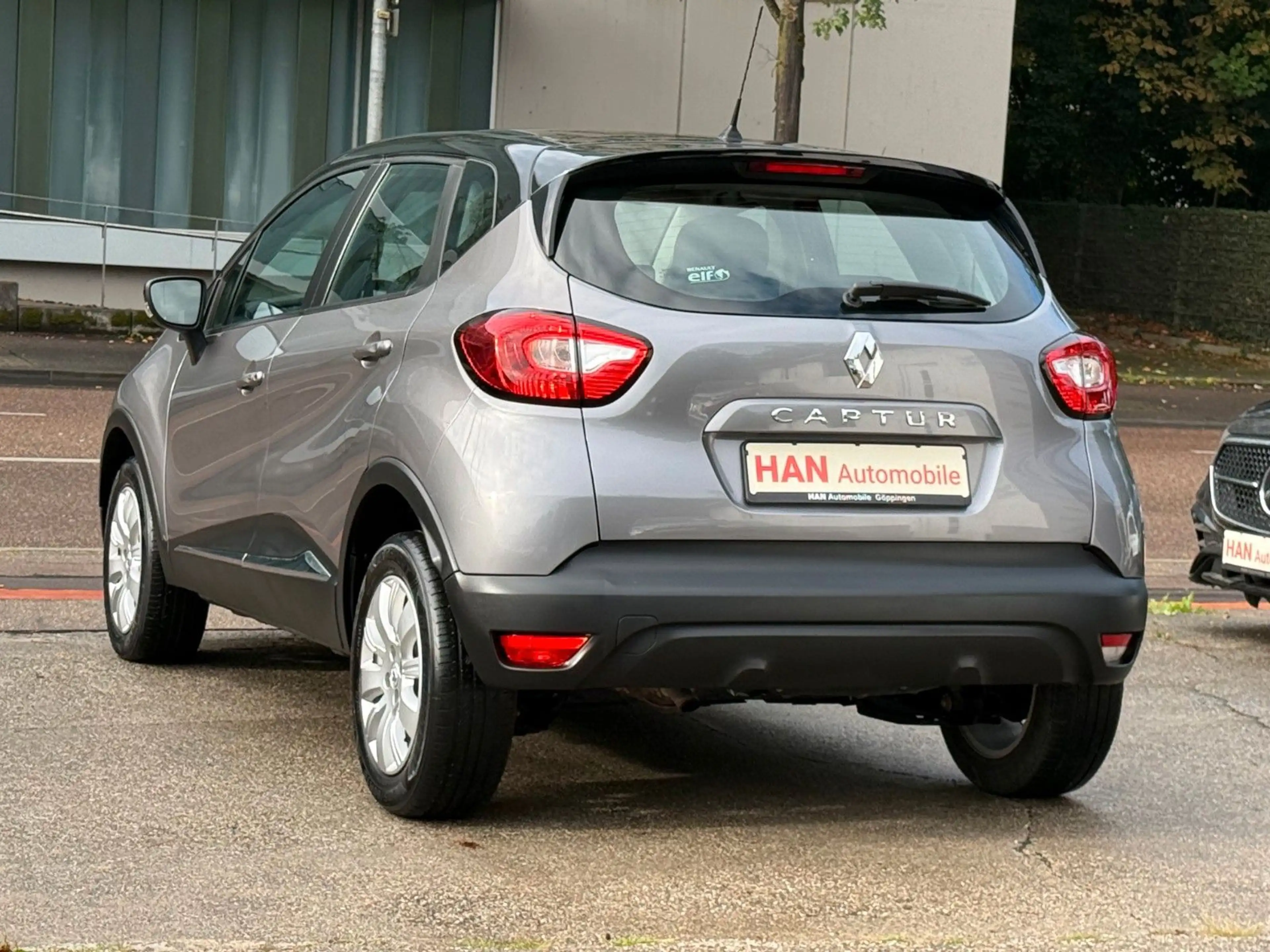 Renault Captur Experience/Automatik/Navi/Temp./PDC — photo 17