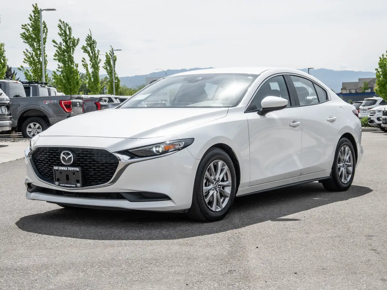 Mazda 3 снимка Mazda 3