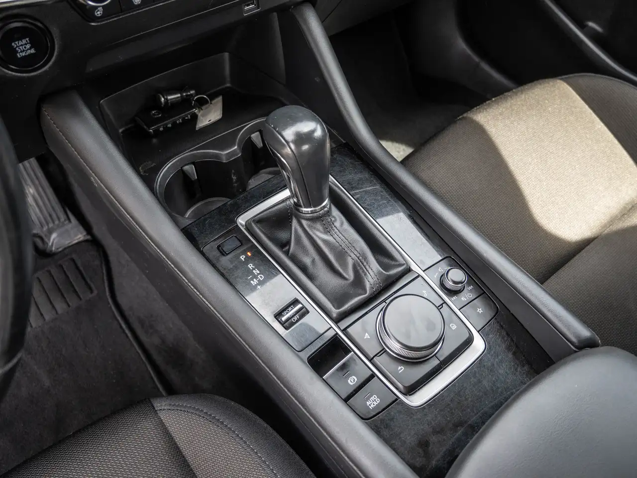 Mazda 3 снимка Mazda 3