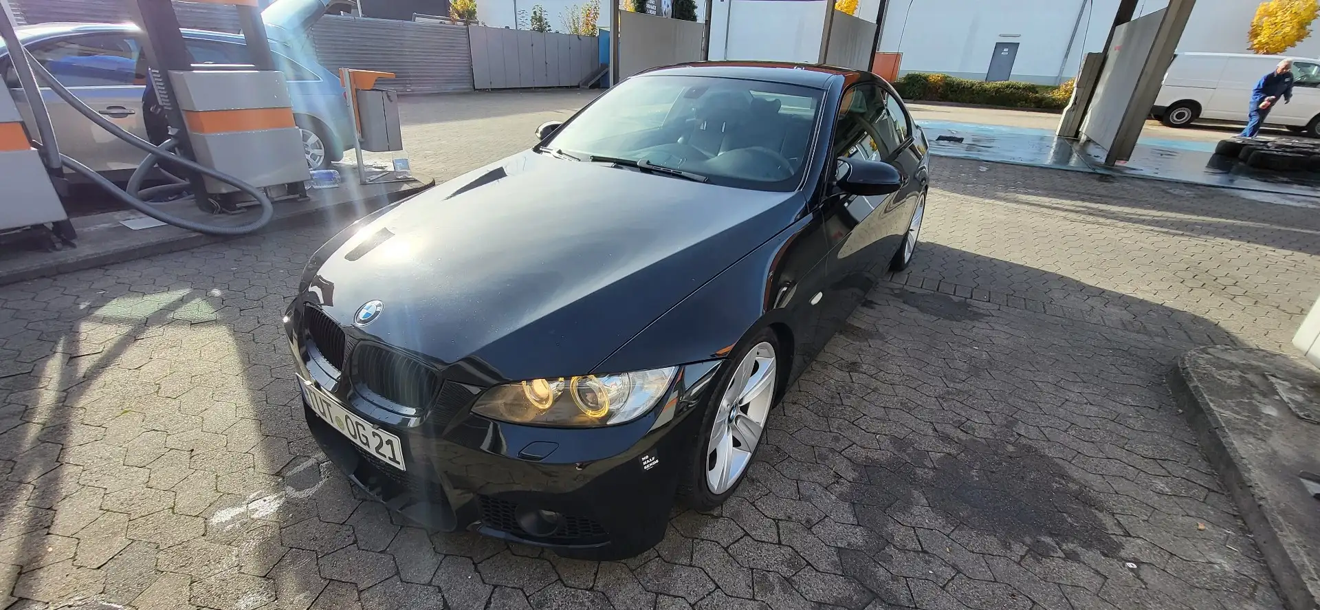 BMW 335 335i Coupe Aut. Schwarz - 2