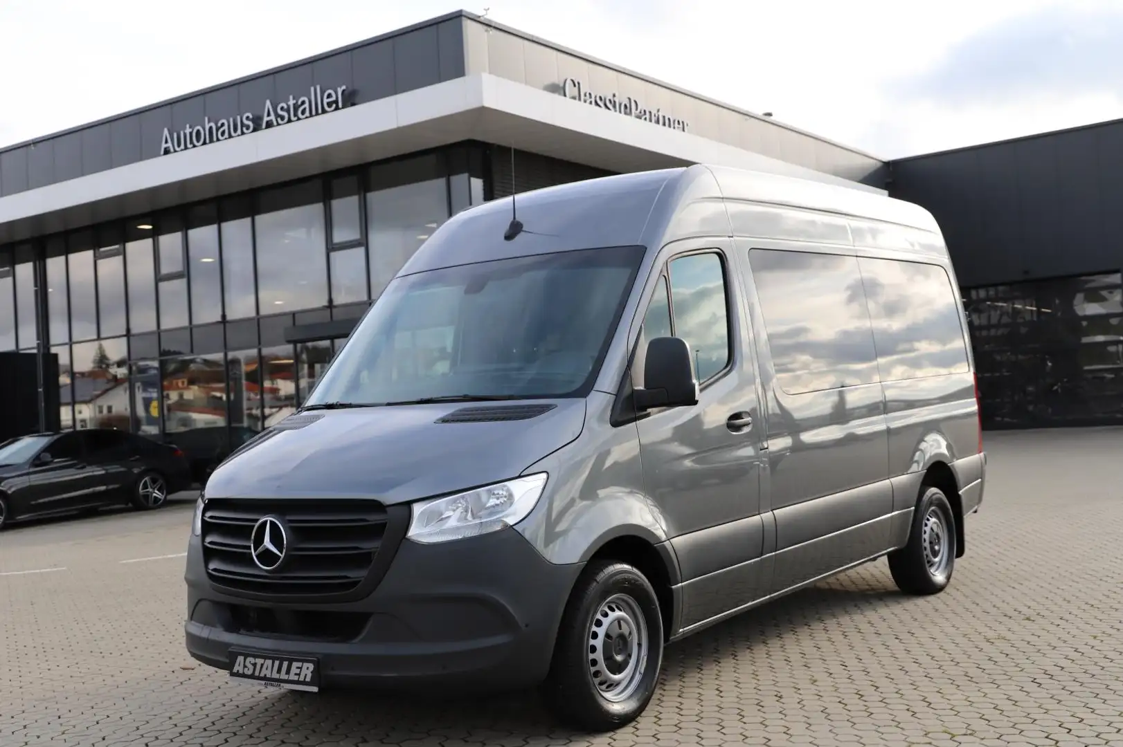 Mercedes-Benz Sprinter 317 CDI Tourer Standard L2H2 Hoch 3665 Grau - 2