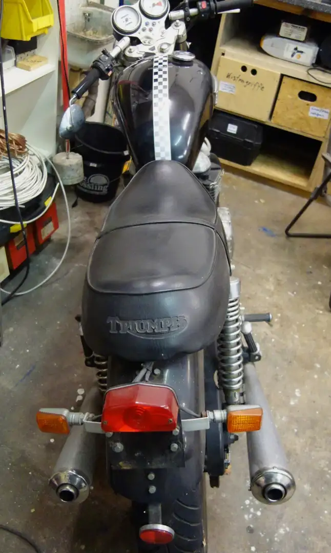 Triumph Thruxton Negro - 2