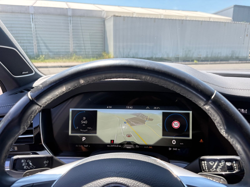 Volkswagen Touareg R-Line Dynaudio Suzuka AHK dig. Cockpit — photo 16