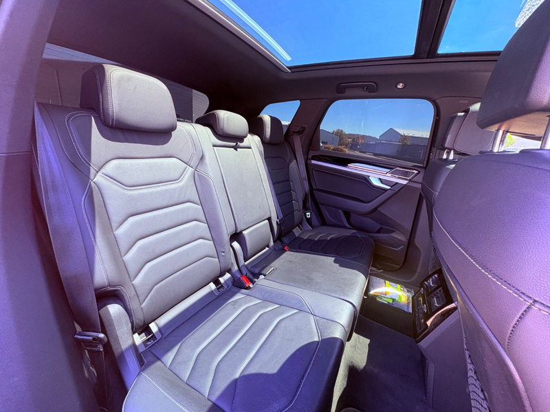 Volkswagen Touareg R-Line Dynaudio Suzuka AHK dig. Cockpit — photo 12