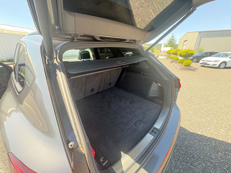 Volkswagen Touareg R-Line Dynaudio Suzuka AHK dig. Cockpit — photo 31