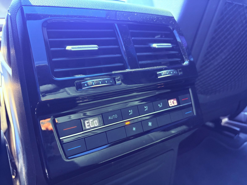 Volkswagen Touareg R-Line Dynaudio Suzuka AHK dig. Cockpit — photo 28