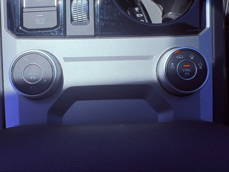 Volkswagen Touareg R-Line Dynaudio Suzuka AHK dig. Cockpit — photo 24