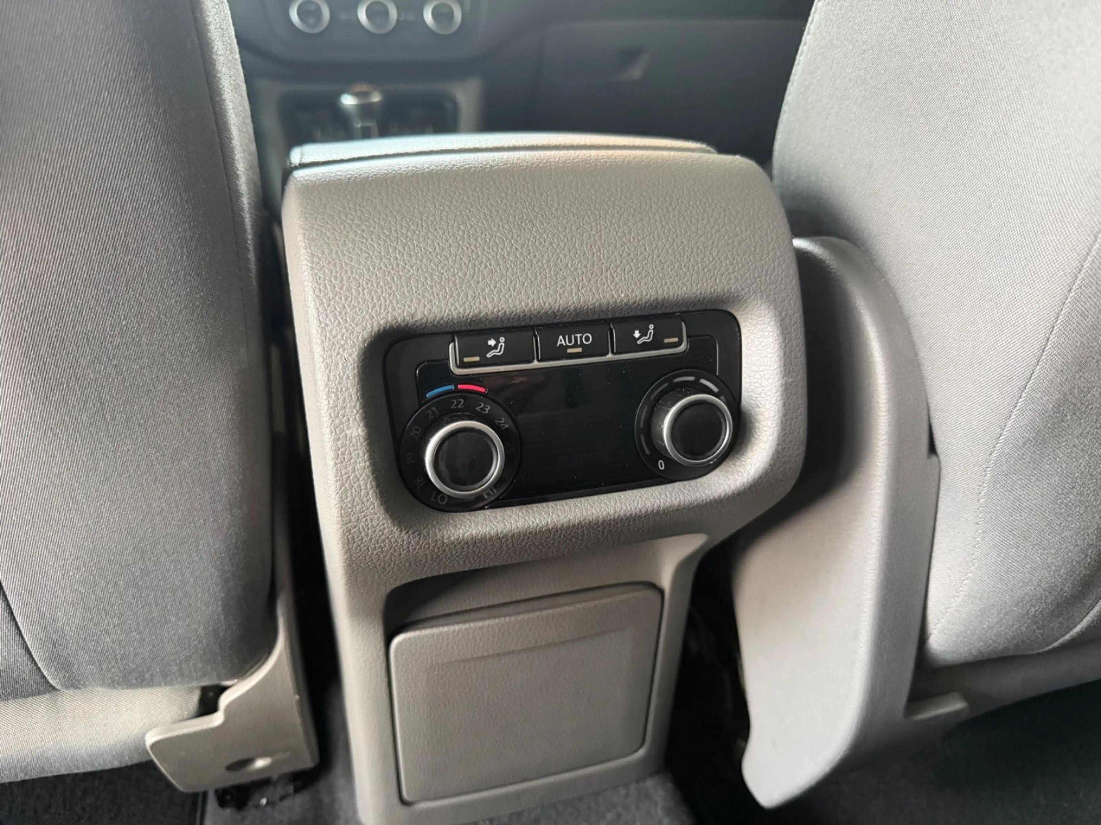SEAT Alhambra Style*AHK*BI-XEN*KAMERA*SHZ*PDC V.u.H* — photo 11