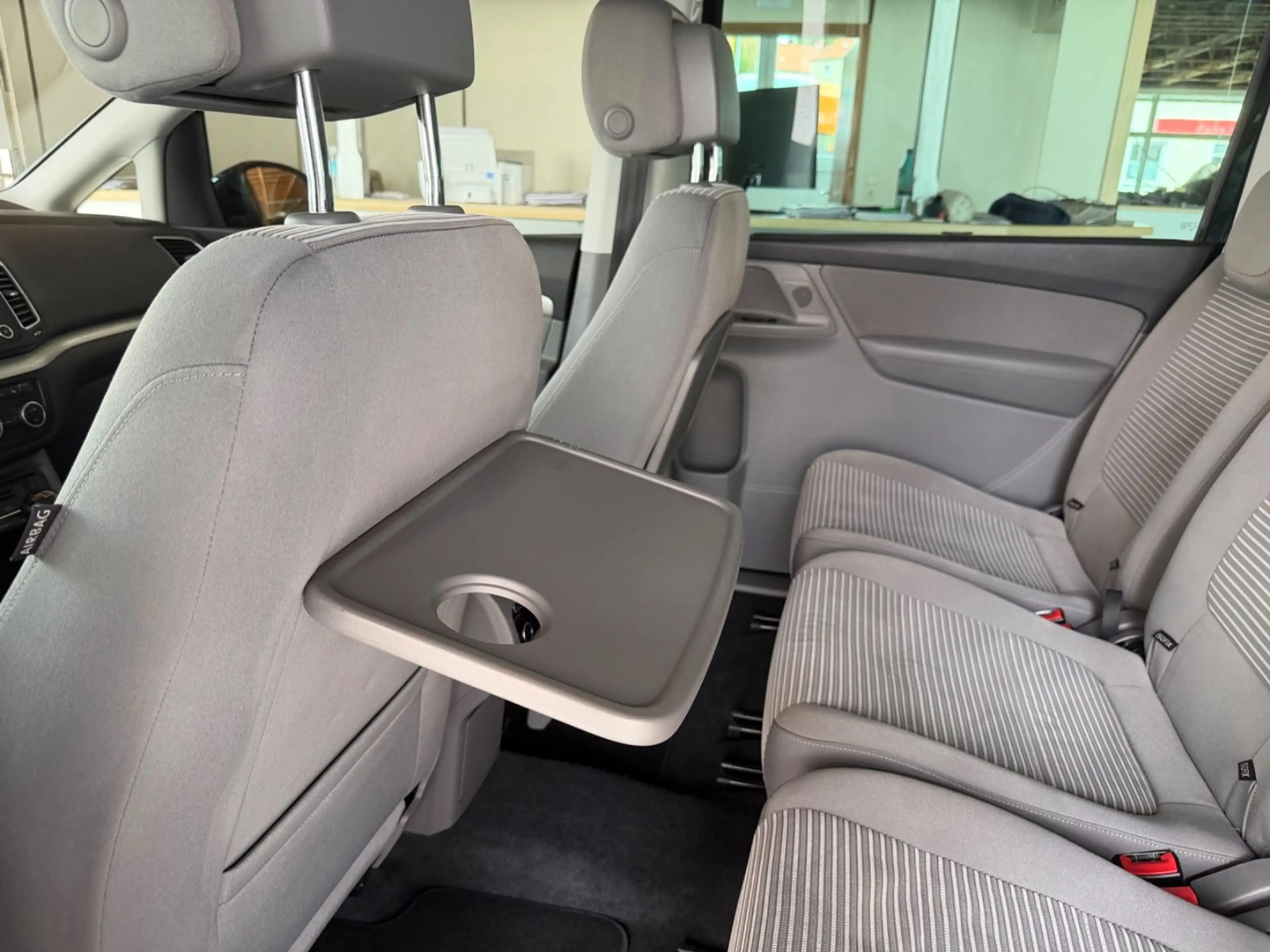 SEAT Alhambra Style*AHK*BI-XEN*KAMERA*SHZ*PDC V.u.H* — photo 10