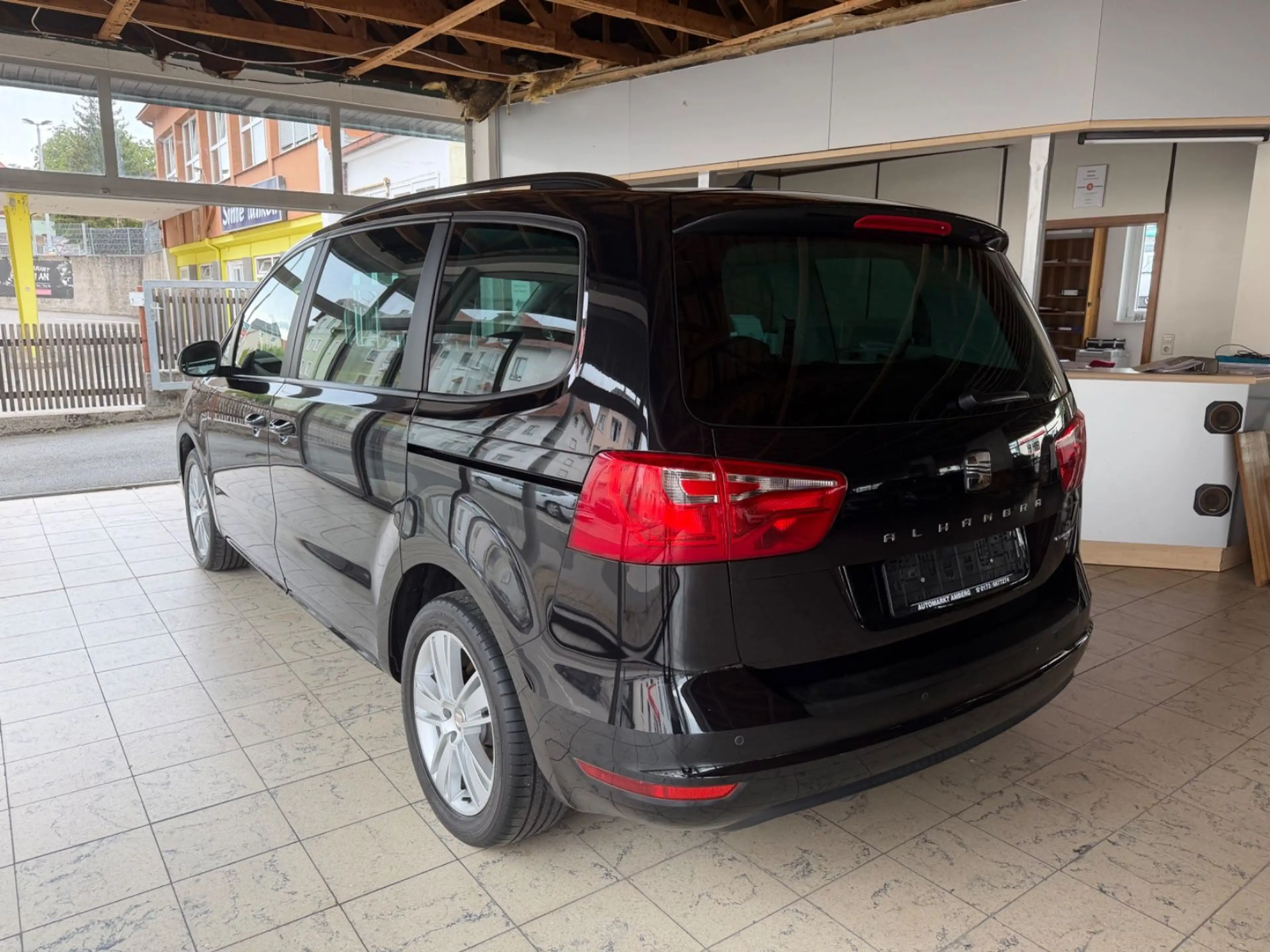 SEAT Alhambra Style*AHK*BI-XEN*KAMERA*SHZ*PDC V.u.H* — photo 2