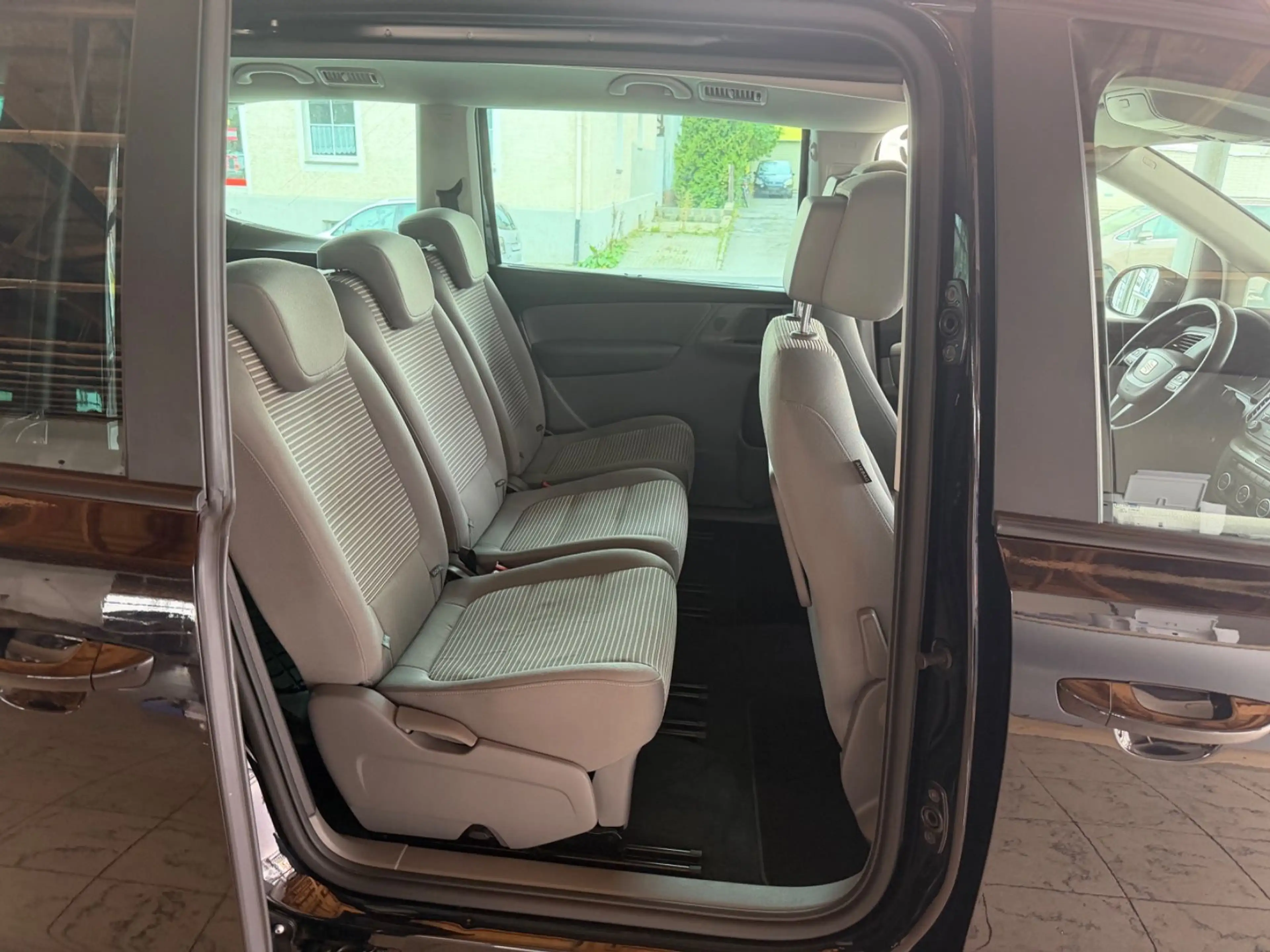 SEAT Alhambra Style*AHK*BI-XEN*KAMERA*SHZ*PDC V.u.H* — photo 14