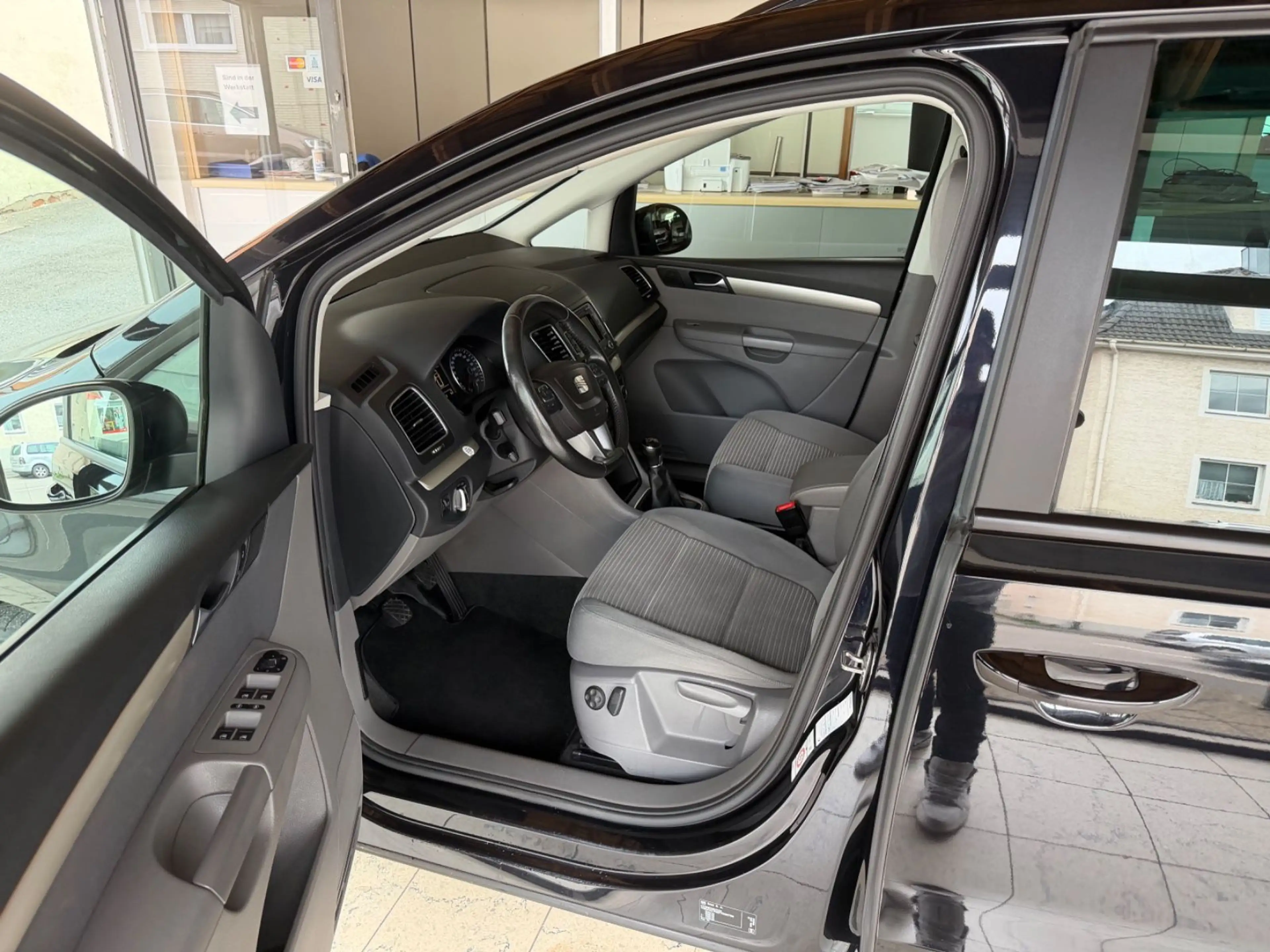 SEAT Alhambra Style*AHK*BI-XEN*KAMERA*SHZ*PDC V.u.H* — photo 8