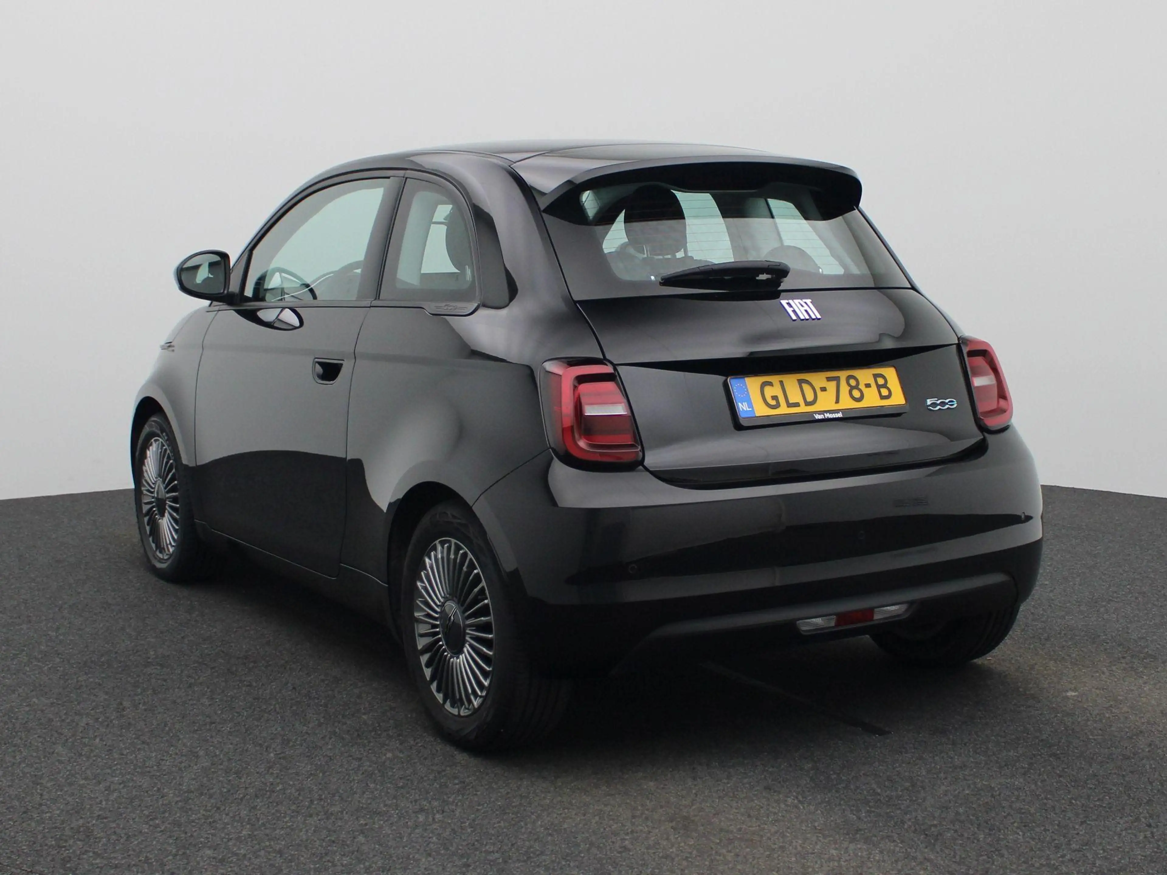 Fiat 500 RED 42 kWh — photo 2
