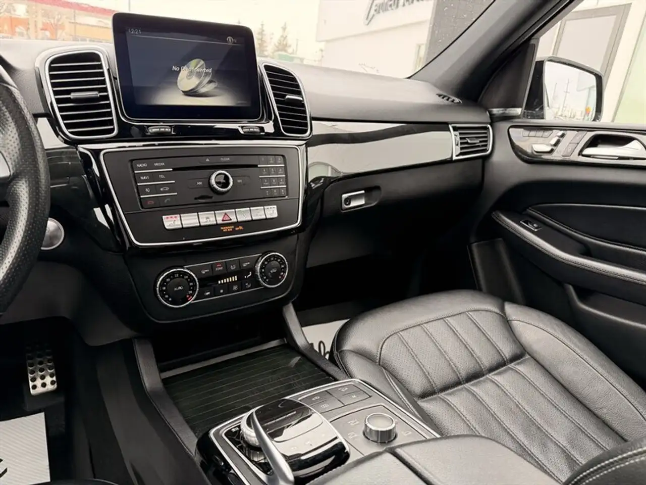 Mercedes-Benz GLE снимка Mercedes-Benz GLE