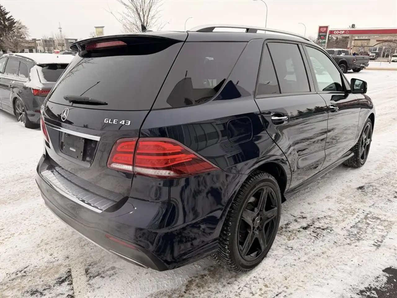 Mercedes-Benz GLE снимка Mercedes-Benz GLE