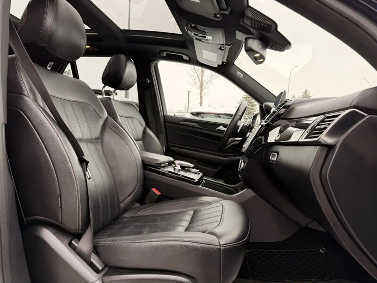 Mercedes-Benz GLE снимка Mercedes-Benz GLE