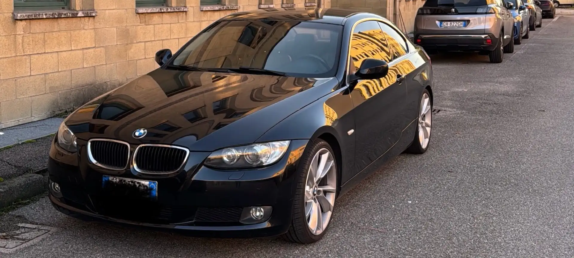 BMW 320 320d Coupe LCI - 1